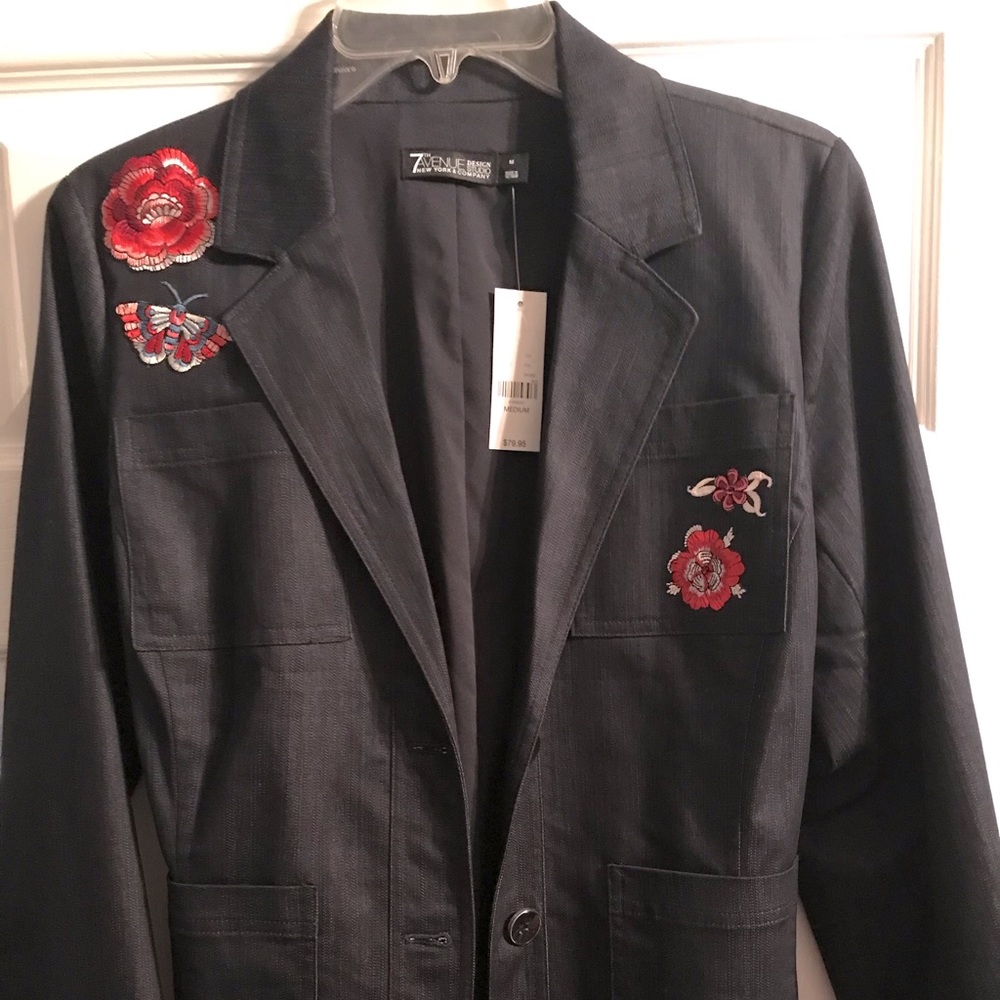 Jean belted jacket w/floral pink patch